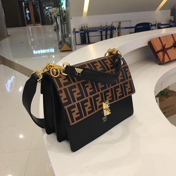 2019 now fashion luxury brand single shoulder G bag, women's luxury bag, top quality, real leather,AAAAA quality model size:25cm*19cm*11cm
2019 now fashion luxury brand single shoulder G bag, women's luxury bag, top quality, real leather,AAAAA quality model size:25cm*19cm*11cm