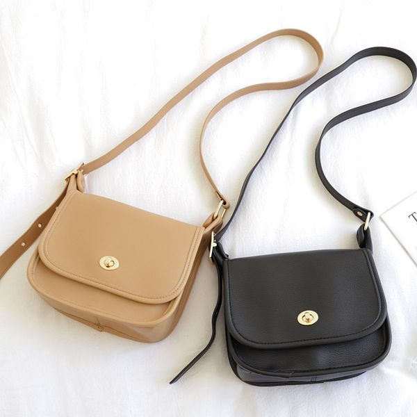 teenager artificial leather vintage messenger bag women korea style pu leather flap shoulder bag female simple design handbag
teenager artificial leather vintage messenger bag women korea style pu leather flap shoulder bag female simple design handbag