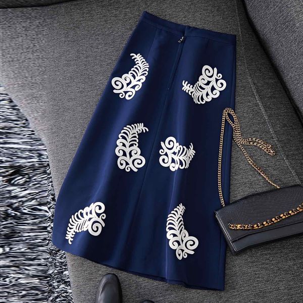 red roosarosee 2020 spring summer fashion designer skirt women high waist flower applique blue midi skirts fashion lady clothes, Black
red roosarosee 2020 spring summer fashion designer skirt women high waist flower applique blue midi skirts fashion lady clothes, Black