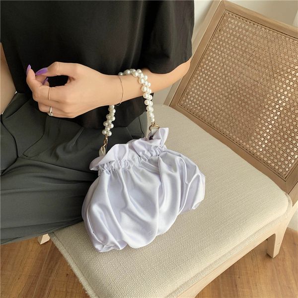 2020 new shoulder bag women's casual fashion korean version of the pearl handbag ladies fold chain
2020 new shoulder bag women's casual fashion korean version of the pearl handbag ladies fold chain