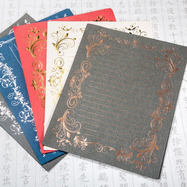 1 set = (3 sheet of letter paper+ 3 pcs envelopes+1 metal pen) literary retro noble letter with leather envelope bronzing
1 set = (3 sheet of letter paper+ 3 pcs envelopes+1 metal pen) literary retro noble letter with leather envelope bronzing