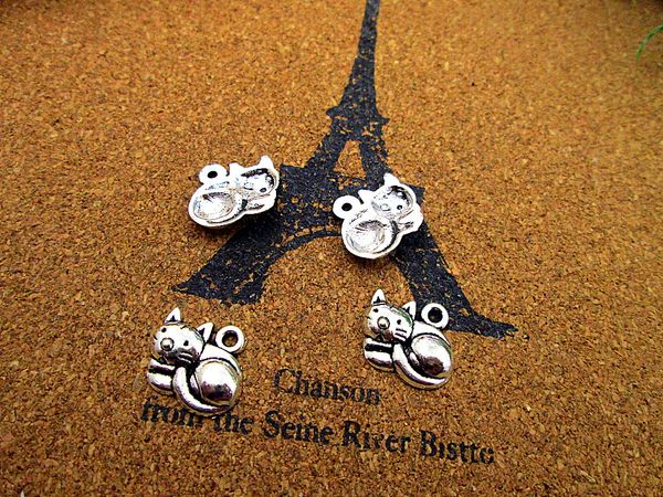 90pcs charm antique tibetan silver simply adorable pendants charms 14x14mm, Bronze;silver
90pcs charm antique tibetan silver simply adorable pendants charms 14x14mm, Bronze;silver
