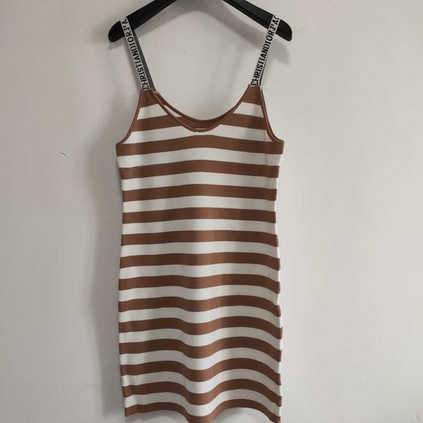 brand 20s summer womens designer dresses fashion designer sleeveless dresses women tight l0g0 short dress size s-l 2 colors yf204212, Black;pink
brand 20s summer womens designer dresses fashion designer sleeveless dresses women tight l0g0 short dress size s-l 2 colors yf204212, Black;pink