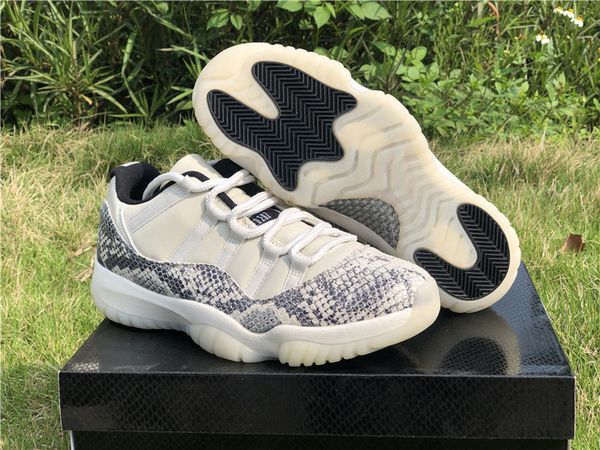 2019 est 11 authentic air low snake light bone snakeskin retro white black smoke grey xi men basketball shoes sports sneakers cd6846-002
2019 est 11 authentic air low snake light bone snakeskin retro white black smoke grey xi men basketball shoes sports sneakers cd6846-002