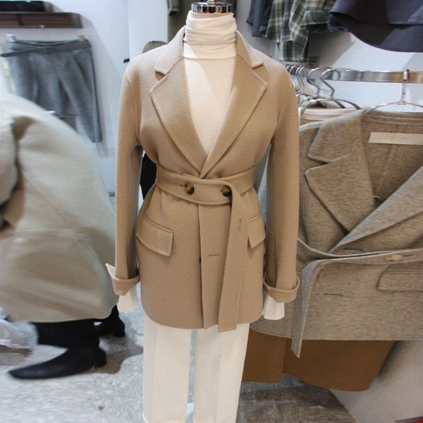 2019 south korea autumn and winter loose suit collar strap waist wool coat women's woolen coat plus size women long wool, Black
2019 south korea autumn and winter loose suit collar strap waist wool coat women's woolen coat plus size women long wool, Black