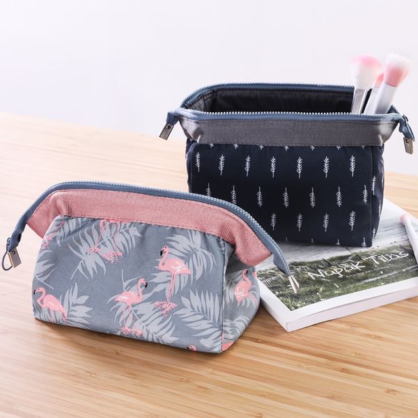 storage portable large bag capacity storage small simple makeup cosmetic bag wjibm, Red;black
storage portable large bag capacity storage small simple makeup cosmetic bag wjibm, Red;black
