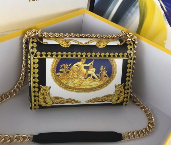classic lady medusa shoulder bag25 high-end custom quality diagonal cross bag fashion style gold metal accessories with long shoulder str
classic lady medusa shoulder bag25 high-end custom quality diagonal cross bag fashion style gold metal accessories with long shoulder str