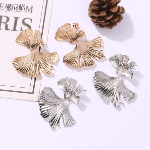european and american famous official website celebrity inspired alloy earrings metal texture simple leaves popular earrings earrings, Golden
european and american famous official website celebrity inspired alloy earrings metal texture simple leaves popular earrings earrings, Golden