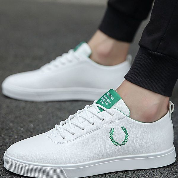 2019 very good quality casual imitation leather flat shoes lace-up low male sneakers tenis masculino adulto shoes nanx45, Black
2019 very good quality casual imitation leather flat shoes lace-up low male sneakers tenis masculino adulto shoes nanx45, Black