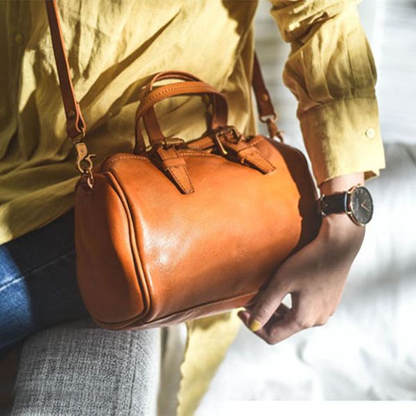 retro vegetable tanned leather female bag first layer cowhide cross-body shoulder pillow bag portable female small
retro vegetable tanned leather female bag first layer cowhide cross-body shoulder pillow bag portable female small