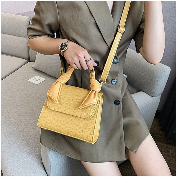 2020 crocodile korean version of the foreign style women's portable new pattern shoulder bag fashion small square bag
2020 crocodile korean version of the foreign style women's portable new pattern shoulder bag fashion small square bag