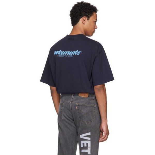 Vetements синий логотип печатных тройник роскошные старинные сплошной цвет с коротки
Vetements синий логотип печатных тройник роскошные старинные сплошной цвет с коротки