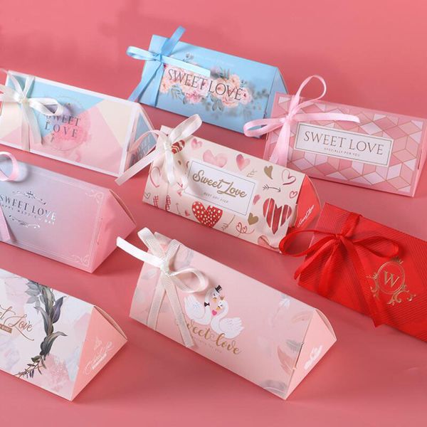 20pcs/lot triangular prism paper folding box candy gift packaging box creative european wedding candy
20pcs/lot triangular prism paper folding box candy gift packaging box creative european wedding candy