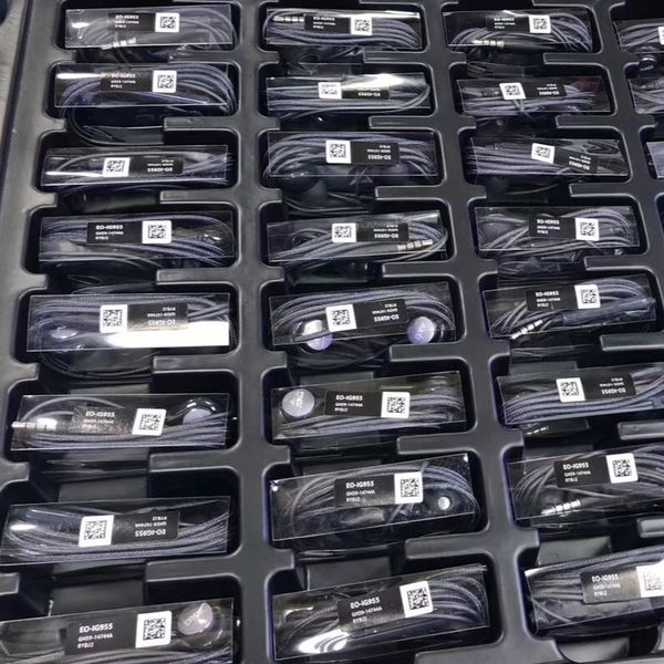 2018 new s8 headset genuine black in-ear headphones eo-ig955bsegww earphones handsfor samsung galaxy s8 & s8 plus oem earbuds 
2018 new s8 headset genuine black in-ear headphones eo-ig955bsegww earphones handsfor samsung galaxy s8 & s8 plus oem earbuds