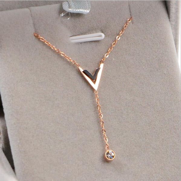 simple and hollow necklace in korea titanium steel plating 18k rose gold single diamond jewelry clavicle chain letter gift, Silver
simple and hollow necklace in korea titanium steel plating 18k rose gold single diamond jewelry clavicle chain letter gift, Silver