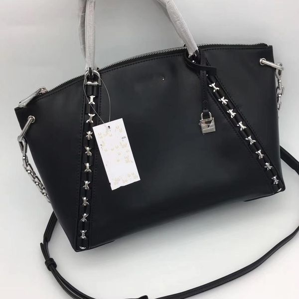 world tour new dumpling bag female designer luxury lady classic tote personality fashion 564messenger shoulder bag 31/23/10
world tour new dumpling bag female designer luxury lady classic tote personality fashion 564messenger shoulder bag 31/23/10