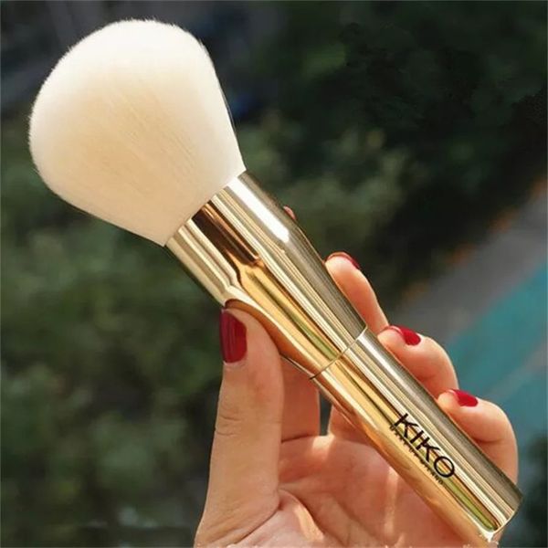 KIKO Big Powder Brush синтетические волосы с золотой металлической ручкой портативные каб
KIKO Big Powder Brush синтетические волосы с золотой металлической ручкой портативные каб