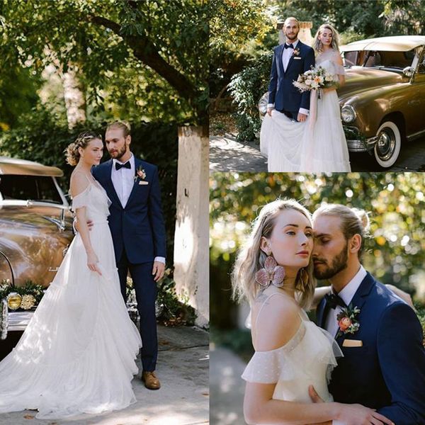 noble spaghetti aline with long tulle train wedding dresses vestido de noiva bridal gowns custom made, White
noble spaghetti aline with long tulle train wedding dresses vestido de noiva bridal gowns custom made, White
