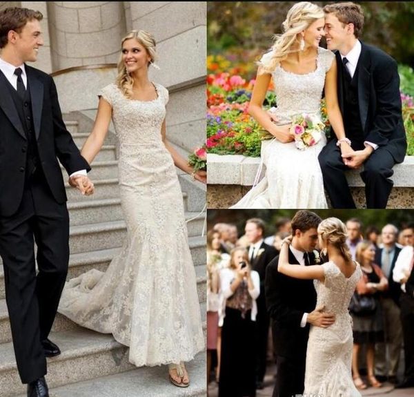 2020 modest lace appliques country wedding dresses square neck cap sleeves wedding dress scoop neck button back bridal gowns, White
2020 modest lace appliques country wedding dresses square neck cap sleeves wedding dress scoop neck button back bridal gowns, White