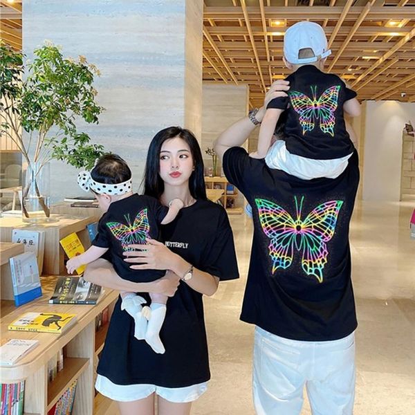 parent-child short-sleeved t-shirt reflective printing mother-child three-person purple butterfly summer new parent-child t, Blue
parent-child short-sleeved t-shirt reflective printing mother-child three-person purple butterfly summer new parent-child t, Blue