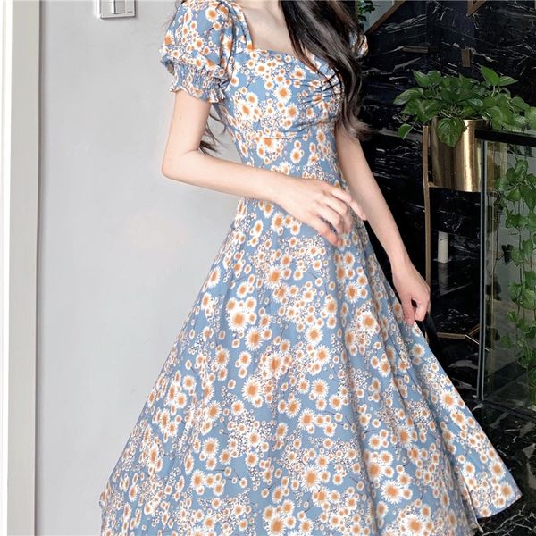 in the summer of 2020 french vintage hepburn wind blue daisy floral long dress female temperament waist a-line dress, Black;gray
in the summer of 2020 french vintage hepburn wind blue daisy floral long dress female temperament waist a-line dress, Black;gray
