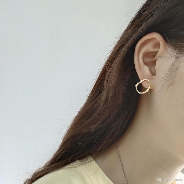 925 sterling silver shiny lovely simple hoop design earrings for women as gift and daily wearring, Golden;silver
925 sterling silver shiny lovely simple hoop design earrings for women as gift and daily wearring, Golden;silver