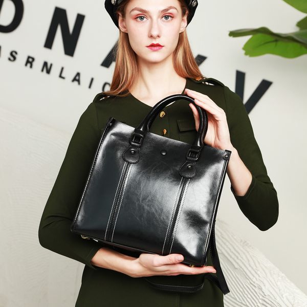 women bags designer luxury handbags purses leather diagonal tote bag european and american fashion bucket daughter bag 9047
women bags designer luxury handbags purses leather diagonal tote bag european and american fashion bucket daughter bag 9047