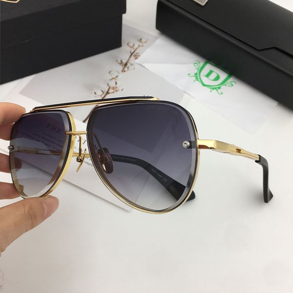 2020 fashion new model sunglass full rim square shape mens fashion original design high sun glass wind lens with case, White;black
2020 fashion new model sunglass full rim square shape mens fashion original design high sun glass wind lens with case, White;black