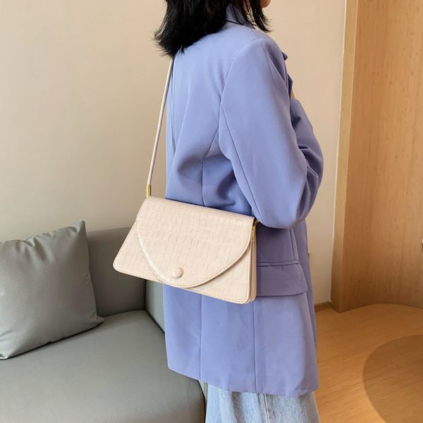 2020 new women's shoulder bag korean version of the women's underarm clutch bag
2020 new women's shoulder bag korean version of the women's underarm clutch bag