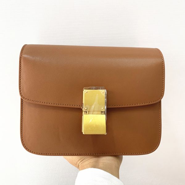 2020 summer style leather ladies small square bag retro simple one-shoulder tofu handbag fashion ladies flip wallet card bags hit color
2020 summer style leather ladies small square bag retro simple one-shoulder tofu handbag fashion ladies flip wallet card bags hit color