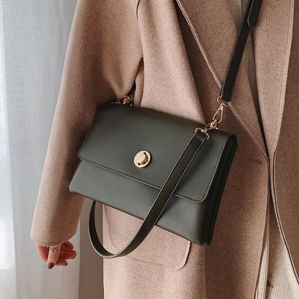 винтаж мода женский crossbody сумка 2019 новый высокое качество искусственная кожа женская дизайнерская сумка замок плеча сумка
винтаж мода женский crossbody сумка 2019 новый высокое качество искусственная кожа женская дизайнерская сумка замок плеча сумка