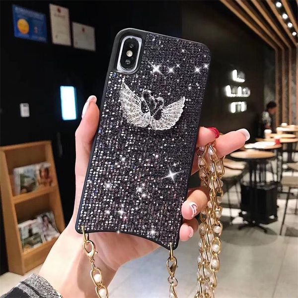 Diamond Hard Plastic PC Case For Iphone XS Max XR 8 7 6 Plus Shinnig Swan Phone Case With Metal Pearl Chain Bling Case DHL free ship 200pcs
Diamond Hard Plastic PC Case For Iphone XS Max XR 8 7 6 Plus Shinnig Swan Phone Case With Metal Pearl Chain Bling Case DHL free ship 200pcs