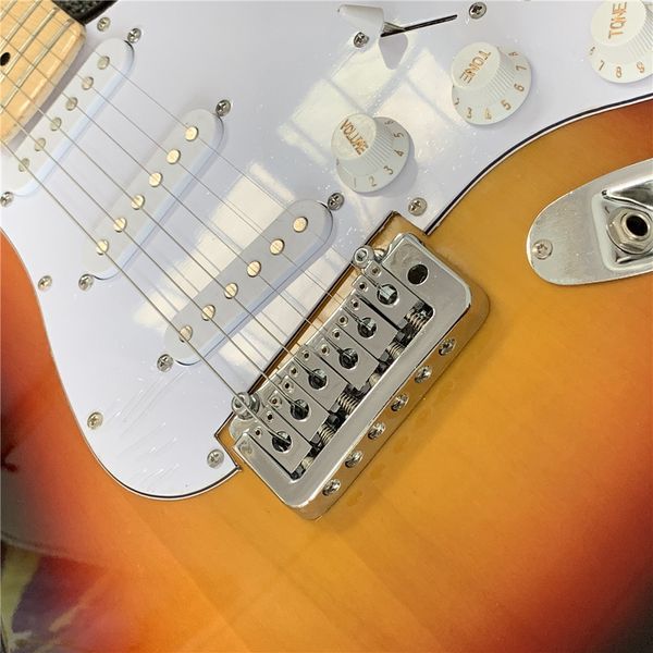 classical andy tele guitar,gold bridge,mini switch humbucker to single.switch to boom result
classical andy tele guitar,gold bridge,mini switch humbucker to single.switch to boom result