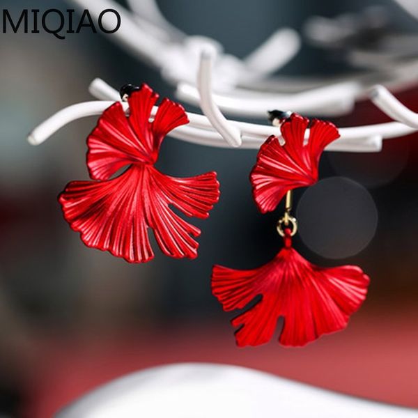 europe united states foreign trade jewelry retro fashion creative large metal flowers ginkgo leaves earrings alloy earrings, Silver
europe united states foreign trade jewelry retro fashion creative large metal flowers ginkgo leaves earrings alloy earrings, Silver