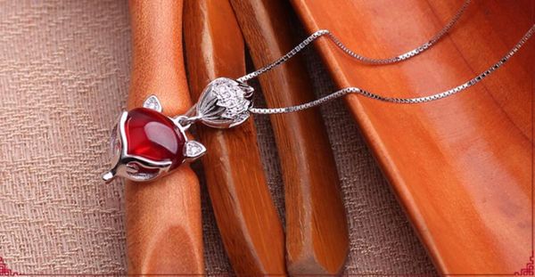 wholesale- temperament 925 sterling silver necklace ladies temperament retro garnet pendant red fox fashion jewelry
wholesale- temperament 925 sterling silver necklace ladies temperament retro garnet pendant red fox fashion jewelry