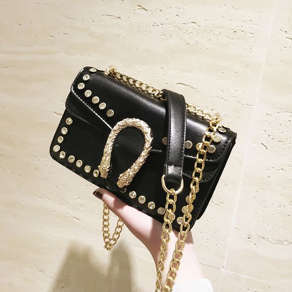 2020 fashion women crash rivet chain shoulder bag for women crossbody messenger bag bolsa feminina
2020 fashion women crash rivet chain shoulder bag for women crossbody messenger bag bolsa feminina