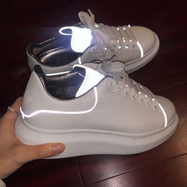 HOT SALE 3M Reflective Fashion Luxury Mens Designer Shoes Triple White Black Platform Women Men Casual Shoes Flat Designer Sneakers
HOT SALE 3M Reflective Fashion Luxury Mens Designer Shoes Triple White Black Platform Women Men Casual Shoes Flat Designer Sneakers