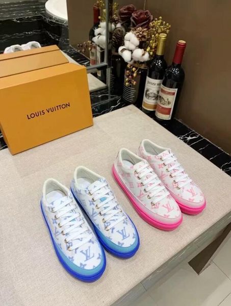 2020 men women casual shoes fashion luxury relaxation brands sneakers lace-up running shoes green red stripe black leather bee embroidered
2020 men women casual shoes fashion luxury relaxation brands sneakers lace-up running shoes green red stripe black leather bee embroidered
