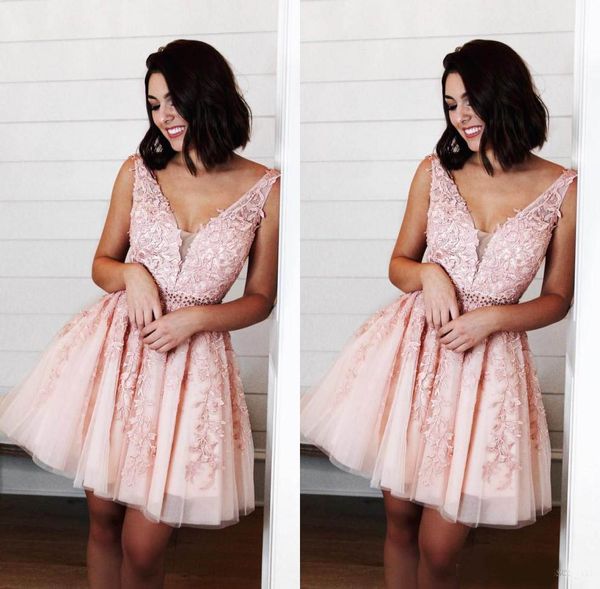 2020 blush pink a line homecoming dresses v neck floral appliques cocktail mini skirt sleeveless short tulle party gown, Blue;pink
2020 blush pink a line homecoming dresses v neck floral appliques cocktail mini skirt sleeveless short tulle party gown, Blue;pink