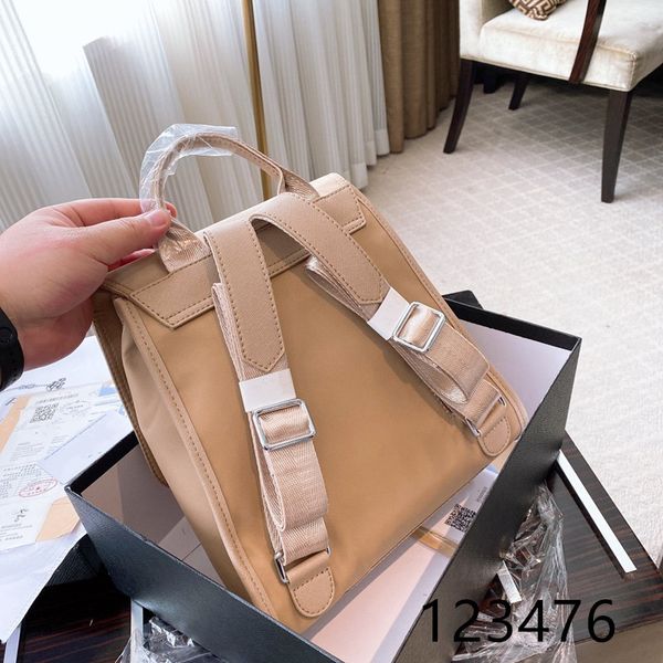 2020 high-quality luxury student schoolbag casual backpack female bag computer bag simple korean version of the
2020 high-quality luxury student schoolbag casual backpack female bag computer bag simple korean version of the
