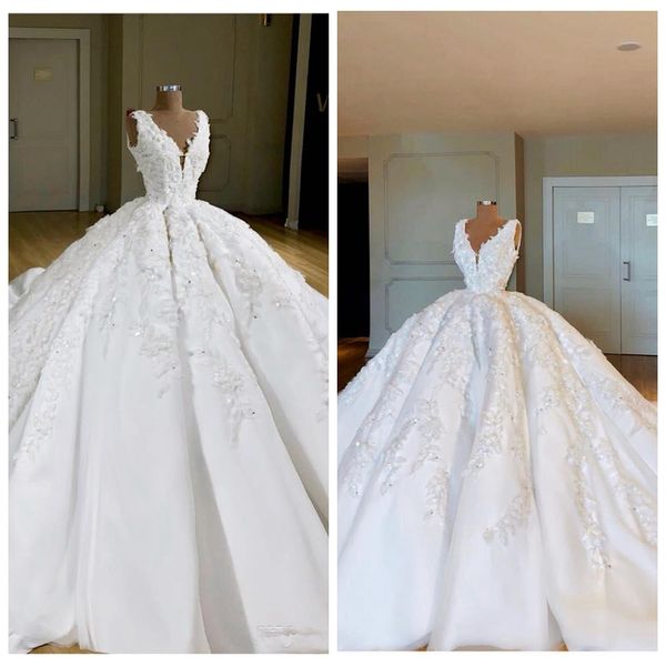 v-neck ball gown wedding dresses 2020 lace appliques formal bridal gowns bandage back luxurious chapel train vestidos de marriage formal, White
v-neck ball gown wedding dresses 2020 lace appliques formal bridal gowns bandage back luxurious chapel train vestidos de marriage formal, White