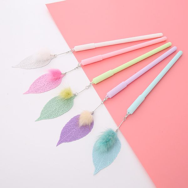 36 pcs/lot plush leaf pendant gel pen coforful 0.5mm black ink neutral pens promotional gift stationery school writing supplies
36 pcs/lot plush leaf pendant gel pen coforful 0.5mm black ink neutral pens promotional gift stationery school writing supplies