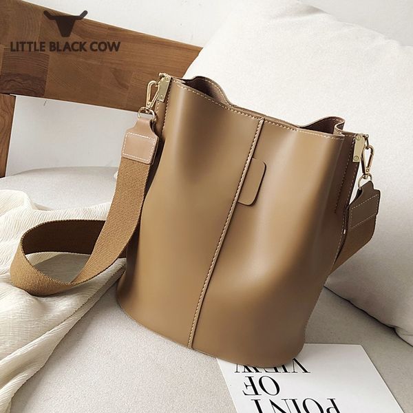 women genuine leather bags leisure big capacity buckle bucket handbags messenger shoulder bag female 2020 single crossbody bags
women genuine leather bags leisure big capacity buckle bucket handbags messenger shoulder bag female 2020 single crossbody bags