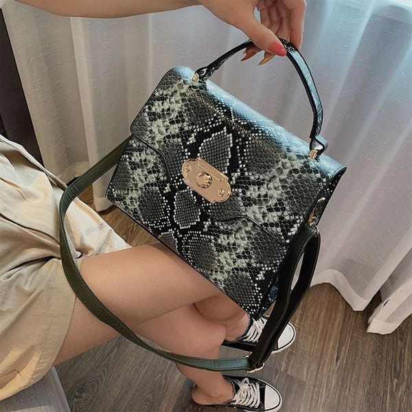 new snake skin small square bag new fashion pu women handbags 2020 winter female casual wild shoulder messenger bag for party
new snake skin small square bag new fashion pu women handbags 2020 winter female casual wild shoulder messenger bag for party
