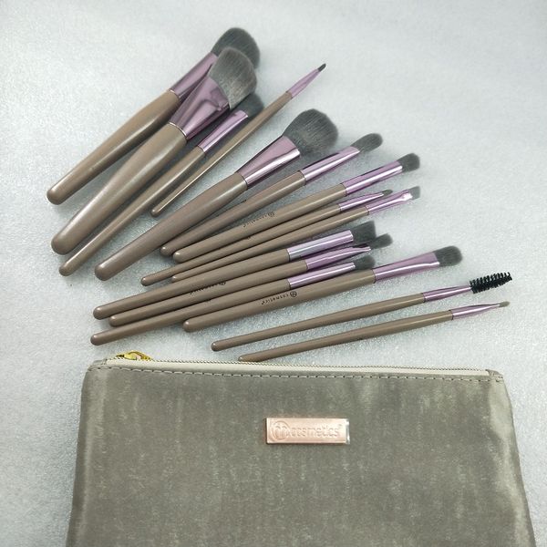 2022 new brand makeup brush 15pcs/set brush with pu bag professional brush for powder foundation blush eyeshadow
2022 new brand makeup brush 15pcs/set brush with pu bag professional brush for powder foundation blush eyeshadow