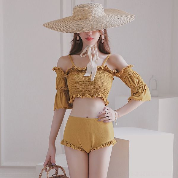 japanese and korean series hipster pleated shoulder split swimsuit female bra gathered students holiday swimsuit, White;black
japanese and korean series hipster pleated shoulder split swimsuit female bra gathered students holiday swimsuit, White;black