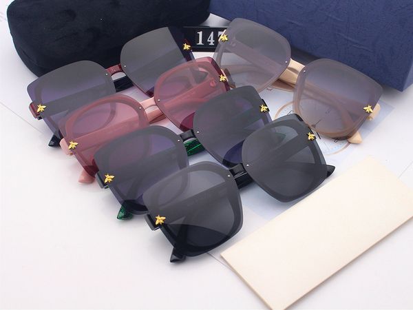 popular new arrival brand uv400 sunglasses for men women 2020 new polarized little bee fashion tide big frame thin face square glasses, White;black
popular new arrival brand uv400 sunglasses for men women 2020 new polarized little bee fashion tide big frame thin face square glasses, White;black