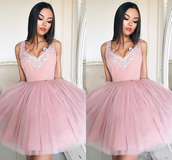 elegant short homecoming dresses v-neck appliques mini cocktail gown a line stylish special occasion dress chic formal party prom gown, Blue;pink
elegant short homecoming dresses v-neck appliques mini cocktail gown a line stylish special occasion dress chic formal party prom gown, Blue;pink