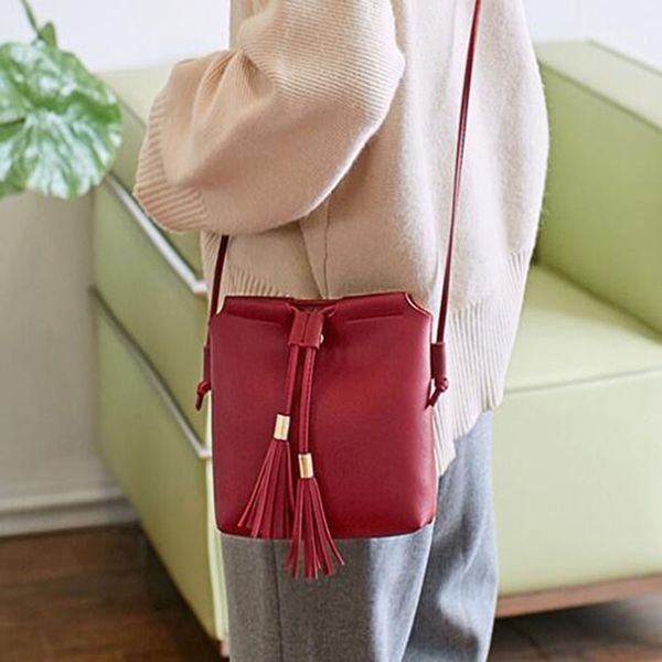 2019 pu leather fashion women tassel shoulder bags large capacity women bags solid soft portable crossbody bag
2019 pu leather fashion women tassel shoulder bags large capacity women bags solid soft portable crossbody bag