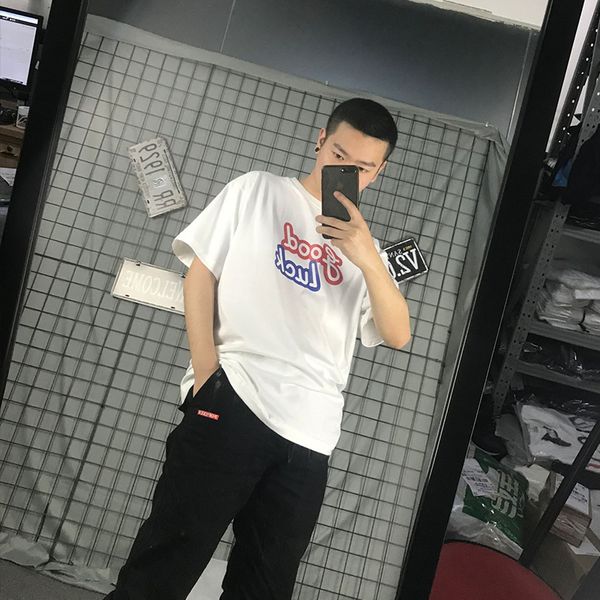 2020 новая мода марка ulzzang ретро color matching good luck письмо сыпучие bboy хип-хоп с коротким рукавом футболки, White;black
2020 новая мода марка ulzzang ретро color matching good luck письмо сыпучие bboy хип-хоп с коротким рукавом футболки, White;black